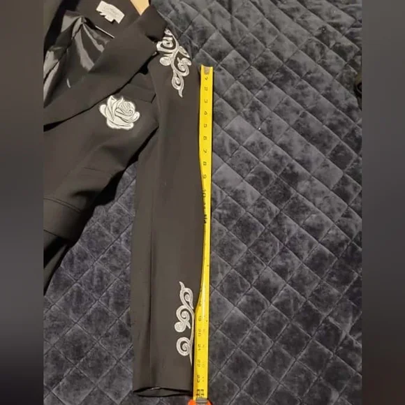 Vintage *RARE* Designer Blazer with Silver Applique *ONE OF A KIND* - Picture 9 of 12